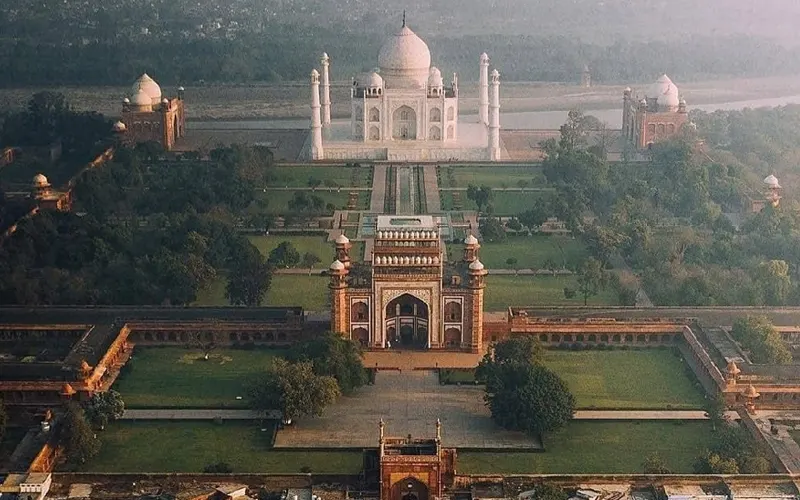 Delhi To Agra Taxi Services