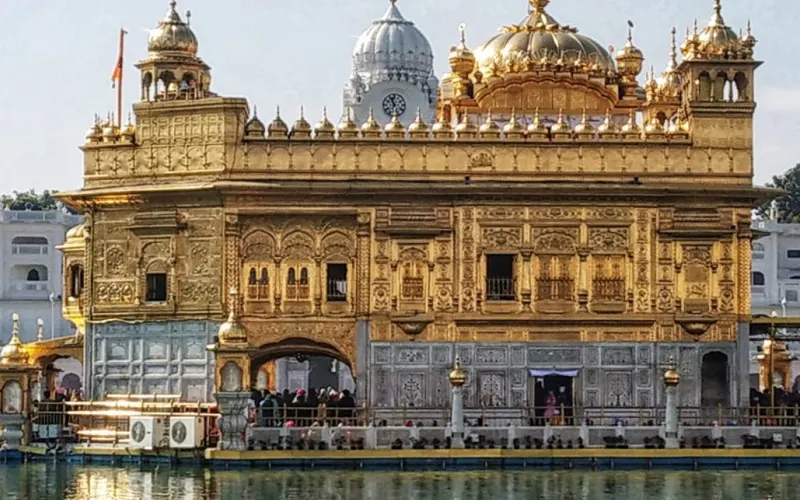 Delhi To Amritsar Religious Tempo Travellers